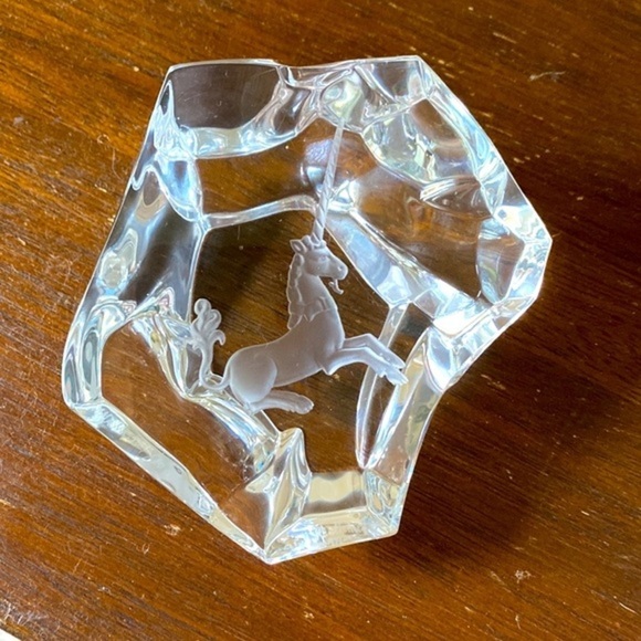 Val St Lambert UNICORN Unique Signed/numbered Iceberg Crystal etched paperweight - Picture 11 of 13